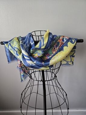 ETRO Milano 100% Silk Luxury Scarf Stole Wrap Blue Yellow Paisley Made in Italy